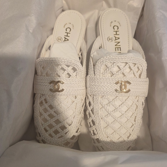 Chanel White Mules 2026  NEW - Picture 3 of 15